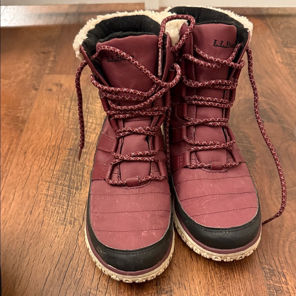 LL Bean Women's Burgundy Ultralight Insulated Pac Boots